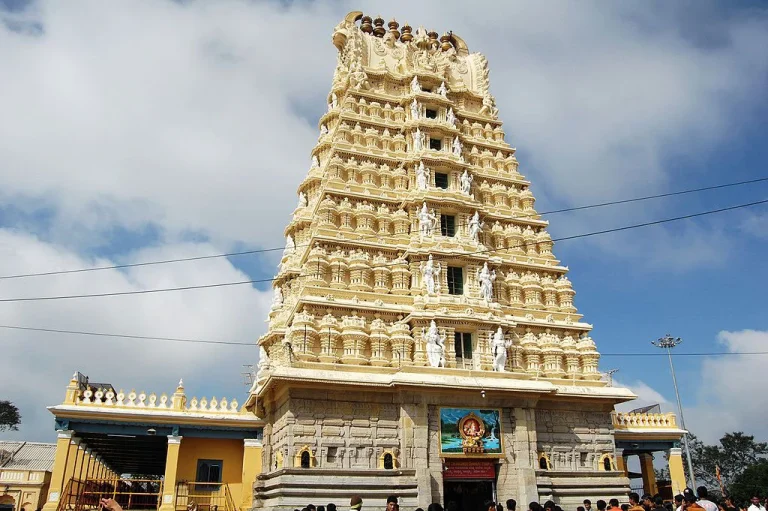 Sri-Chamundeshwari-Temple-on-Chamundi-Hills-in-Mysore