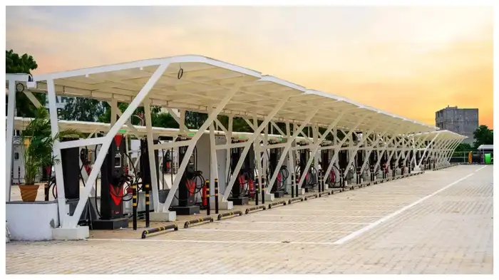 ev-charging-hub-123084255